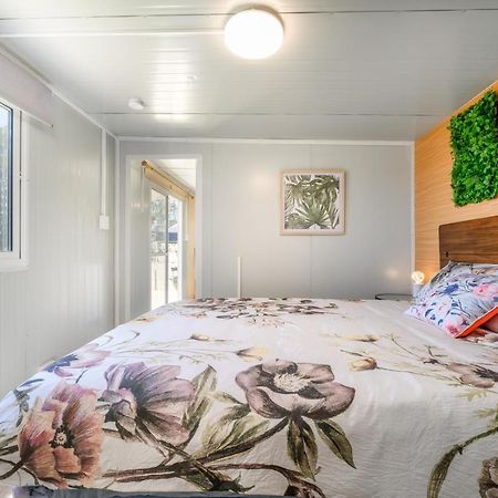 Cosy Cabin To Stay Even Better Than Glamping Pukekohe Zewnętrze zdjęcie
